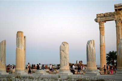 Antalya'dan yeni rekor: Bir günde 105 bin ziyaretçi