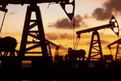 Brent Petrol Üç Ayın Ardından İlk Kez Düştü: Ağustosta 4 Dolardan Fazla Geriledi