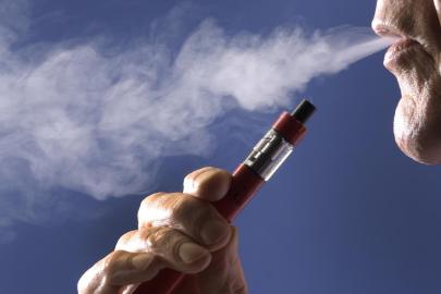 Elektronik sigara nedeniyle yoğun bakıma düşen hastadan uyarı: Asla kullanmayın