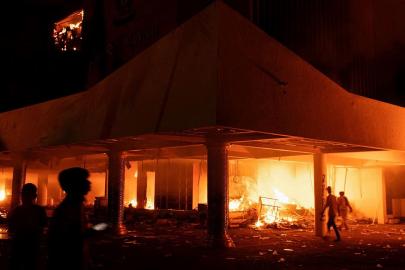 Endonezya'da isyan sürüyor