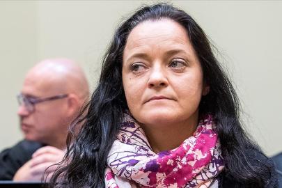 Frühe Entlassung von NSU-Terroristin Zschäpe durch „Exit“-Programm sorgt für Empörung