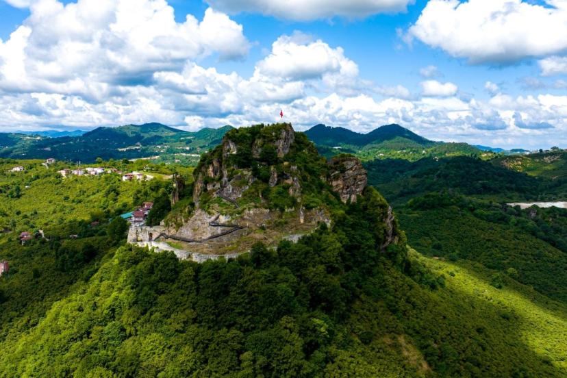 Ordu'daki Ünye Kalesi'ne ziyaretçi akını