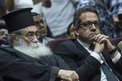 Rahipler manastırı bastı: "Başpiskoposun hayatı tehlikede"