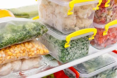 Uzmanlar "bu 5 yiyeceği dondurucuya koymayın" diyor: Herkes bu hatayı bilmeden yapıyor