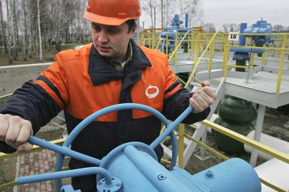 AB, Trump baskısı altında Rus petrolüne gümrük vergisi önerisini gündeme alıyor