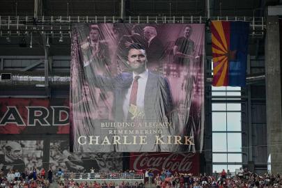ABD, Charlie Kirk’ü Uğurladı: 200 Bin Kişilik Veda ve Trump’ın Tarihi Konuşması