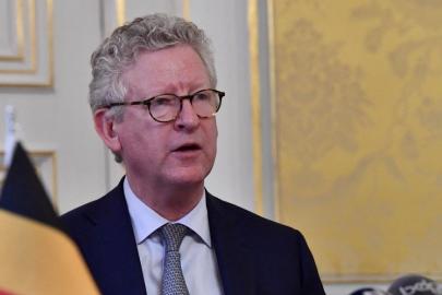 Belgium Racism Scandal: Mayor Resigns!