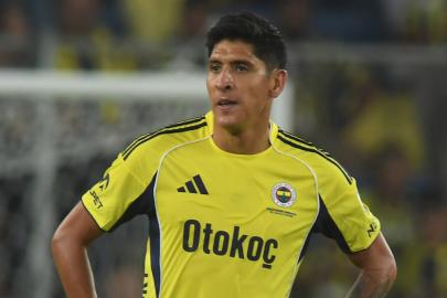Fenerbahçe'de Edson Alvarez’in Şanssızlığı: Mourinho ve Yönetim Ayrılığıyla Gelen Zorluk