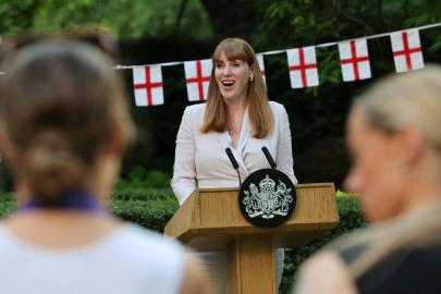 İngiltere Başbakan Yardımcısı Angela Rayner Vergi Skandalı Nedeniyle İstifa Etti