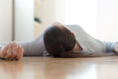 İngiltere’de Baş Dönmesi İhmal Edildi: 73 Yaşındaki Öğretmende Agresif Beyin Tümörü Ortaya Çıktı