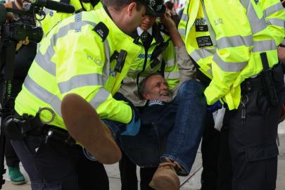 İngiltere’de “Palestine Action” Protestosunda 890 Gözaltı