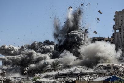 İsrail Ordusu, Gazze’de Çok Katlı Binayı Hedef Aldı