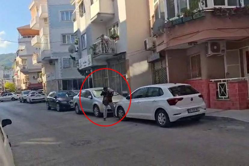İzmir’de Karakola Silahlı Saldırı: İki Polis Şehit, Bir Yaralı