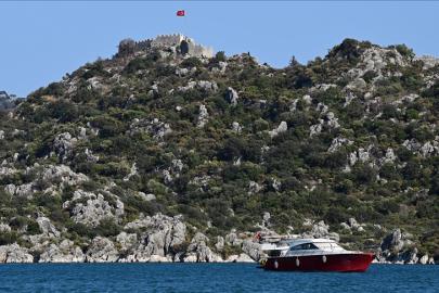 Kekova’da Mavi Tur Keyfi: Batık Şehir ve Doğa Harikası Koylar Büyülüyor