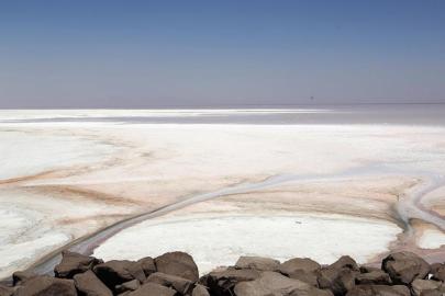 Kuraklıkla Boğuşan İran’daki Urumiye Gölü Tamamen Kurudu