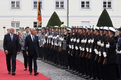 Portekiz Cumhurbaşkanı Marcelo Rebelo de Sousa Almanya’da Resmi Törenle Karşılandı