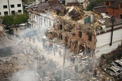 Rusya’nın gece saldırılarında Kiev’de 1’i çocuk 4 kişi öldü