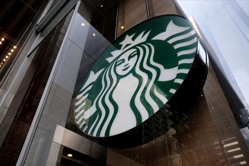 Starbucks’a Kıyafet Davası: Çalışanlar Masrafları Karşılamak Zorunda Kaldı