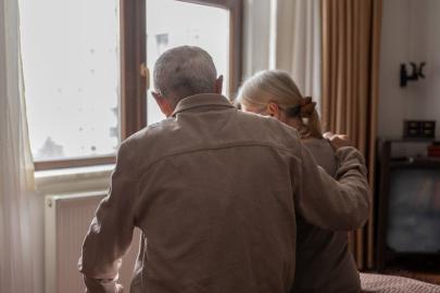 Uzmanlardan Kritik Uyarı: Beyin Sisi ile Alzheimer Arasındaki 5 Temel Fark