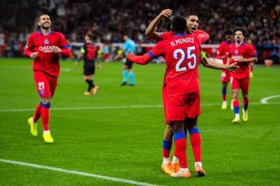 PSG, Leverkusen deplasmanında fırtına gibi: Nuno Mendes sahneye çıktı