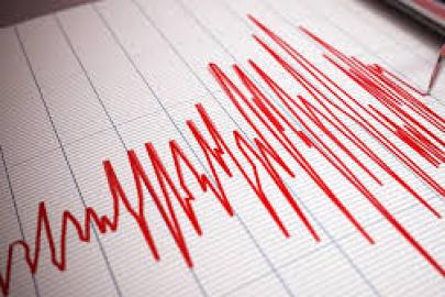 SON DAKİKA: İstanbul'da 5.0 büyüklüğünde deprem! Çevre illerden de hissedildi