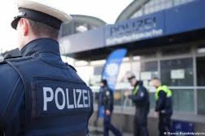 Almanya’da 12 Yaşındaki İşitme Engelli Kız Polis Kurşunuyla Ağır Yaralandı