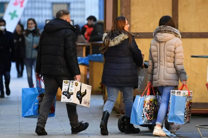 Almanya’da Tüketici Güveni Noel Öncesi Hafif Yükseldi