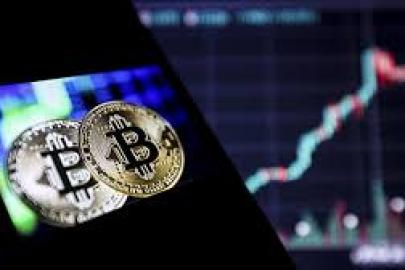 Bitcoin Mayıs’tan Bu Yana En Düşük Seviyeye Geriledi: Fed Belirsizliği Piyasaları Sarsıyor