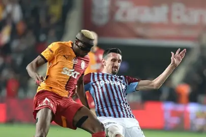 Galatasaray-Trabzonspor Derbisinde Nefesler Tutuldu: Dev Maçta İlk Düdük Çaldı!