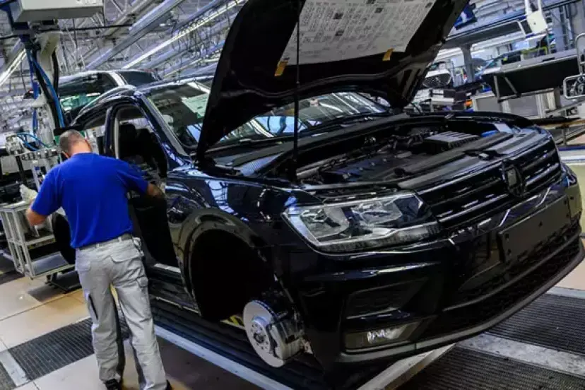 Alman sanayisi yeni siparişlerdeki düşüşle daraldı