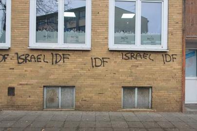 Almanya’da İki Türk Camiine Saldırı: Duvarlara “İsrail” ve “IDF” Yazıldı