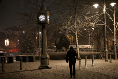 Kar Avrupa'yı felç etti. Fransa'da 380 bin hane elektriksiz