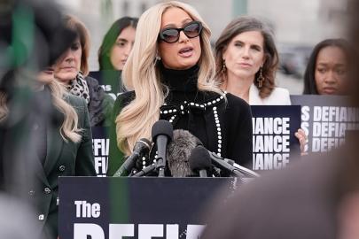 ‘Yeni bir istismar biçimi’: Paris Hilton, yapay zeka kaynaklı sahte içeriklerle mücadeleye katıldı