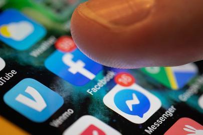 Brüksel, sosyal medya kısıtlamasında AB ülkelerini yetki aşımına karşı uyardı