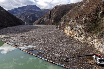 Drina Nehri çöplerle doldu: Balkanlar’da çevre krizi büyüyor