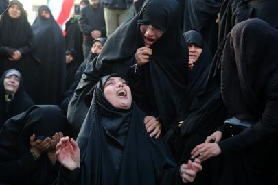 İran’da Hamaney’in Ölümünün Ardından Gösteriler Düzenlendi