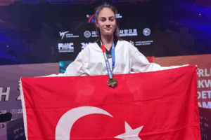 Milli Tekvandocu Sena Yılmaz’dan Dünya Şampiyonluğu